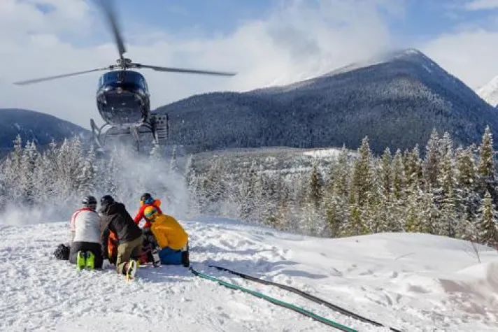 Bild: Frühbucherrabatte für Heli-Skiing in Kanada