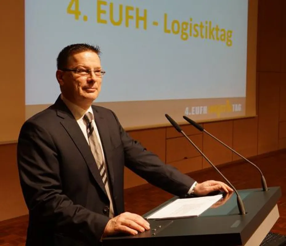 Werner Geilenkirchen, Lehrbeauftragter für Logistikmarketing und Fach-Moderator.