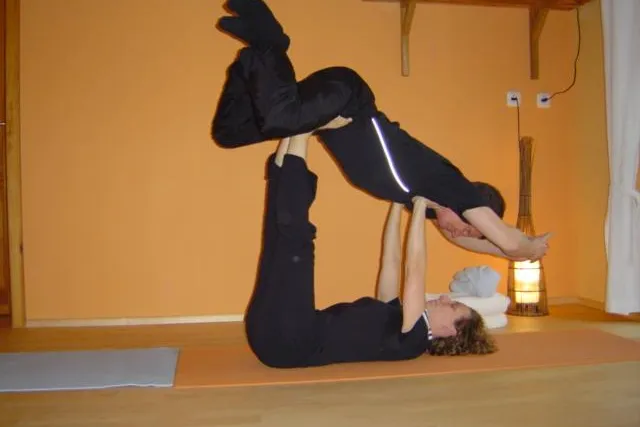 Erster Partner-Yoga-Workshop in St. Johann bei Mayen war ein großer Erfolg Bild: Erster Partner-Yoga-Workshop in St. Johann bei Mayen war ein großer Erfolg