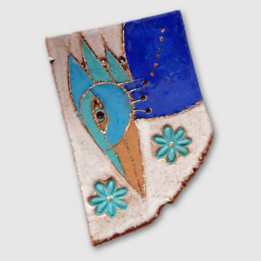 Blauer Vogel mit blauen Blumen von Atelier Terra Cara. Foto: Gaby Pühmeyer.