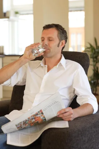 Bild: Neue Studie: Mit richtigem Trinken die Kalorienaufnahme reduzieren