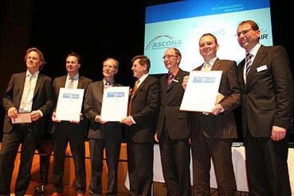 Bild: Cosateq beim VR-InnovationsPreis Mittelstand 2008 auf dem Siegertreppchen