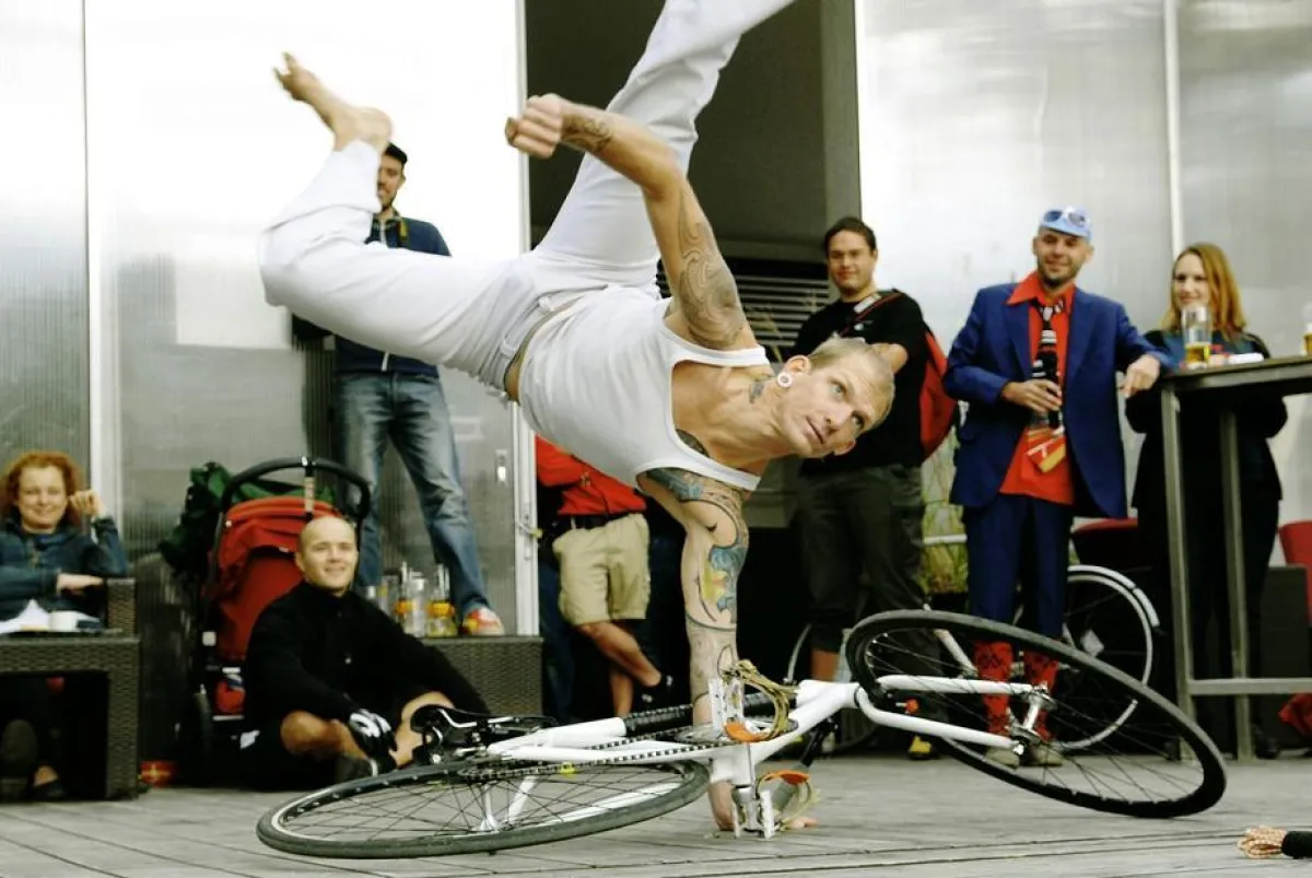 Capoeira mit dem Rad