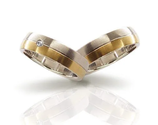 Bild: Der Herbst bringt die Liebe zurück. Jetzt noch mehr Auswahl an Partnerringen bei Schatzinsel-Schmuck.de