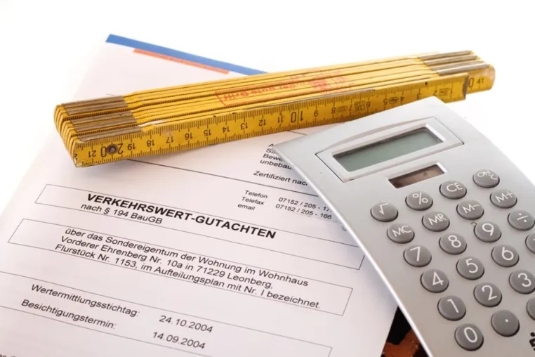 Immobiliengutachter Marc Schulze erhält Rezertifizierung als Dekra Sachverständiger für Immobilienbewertung Bild: Immobiliengutachter Marc Schulze erhält Rezertifizierung als Dekra Sachverständiger für Immobilienbewertung