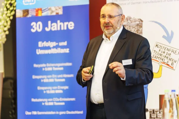 Bild: 30 Jahre NH/NN-Recycling - Sicherungstag in Regensburg feiert Erfolgsbilanz