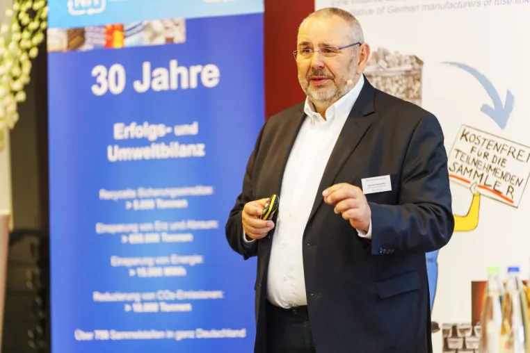 30 Jahre NH/NN-Recycling - Sicherungstag in Regensburg feiert Erfolgsbilanz Bild: 30 Jahre NH/NN-Recycling - Sicherungstag in Regensburg feiert Erfolgsbilanz