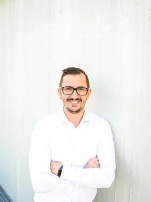 Erweiterung der Geschäftsleitung. Athanassios Kotrotsios wird Geschäftsführer der iGo3D GmbH. Bild: Erweiterung der Geschäftsleitung. Athanassios Kotrotsios wird Geschäftsführer der iGo3D GmbH.