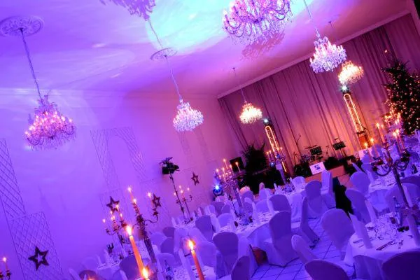 Silvesterball in der Orangerie des Nells Park Hotels Bild: Silvesterball in der Orangerie des Nells Park Hotels