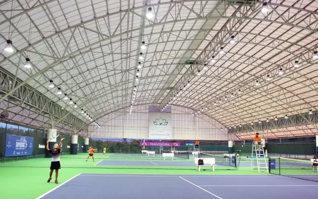 Bild: Tennisurlaub im Regenwald