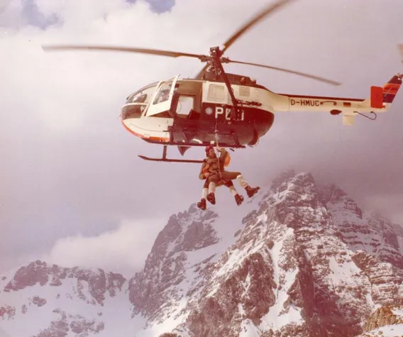 Bild: Mit dem Polizeihubschrauber unterwegs