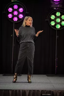Bild: Kurz und knackig: Die Wechseljahre beim 4. Internationalen Speaker Slam in Wiesbaden