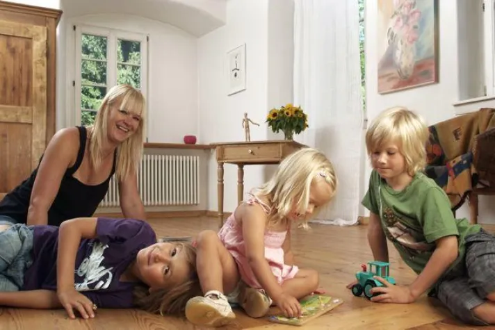 Bild: Fußbodenheizung mit eingebauter Wärmedämmung