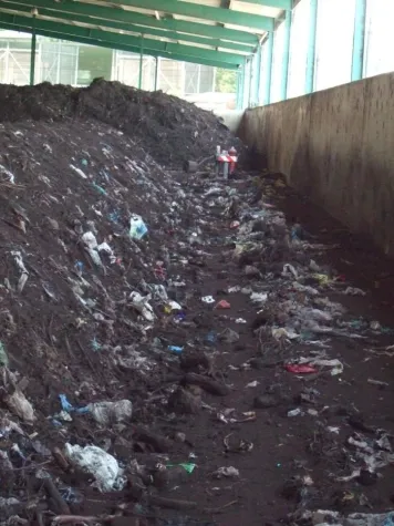 Zu viele Plastiktüten im Münchner Bioabfall Bild: Zu viele Plastiktüten im Münchner Bioabfall