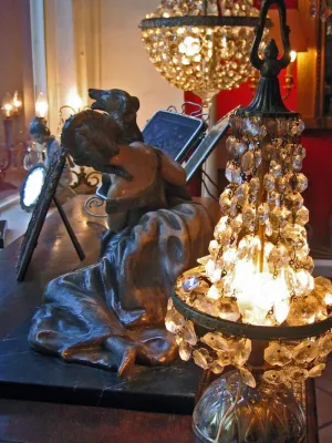 Bild: Antike Spiegel bringt Räume zum Leuchten