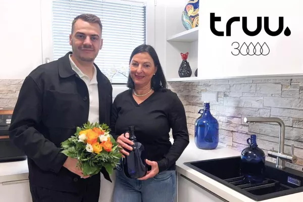 Meilenstein: truu begrüßt Familie Kress als 30.000. Kunden Bild: Meilenstein: truu begrüßt Familie Kress als 30.000. Kunden