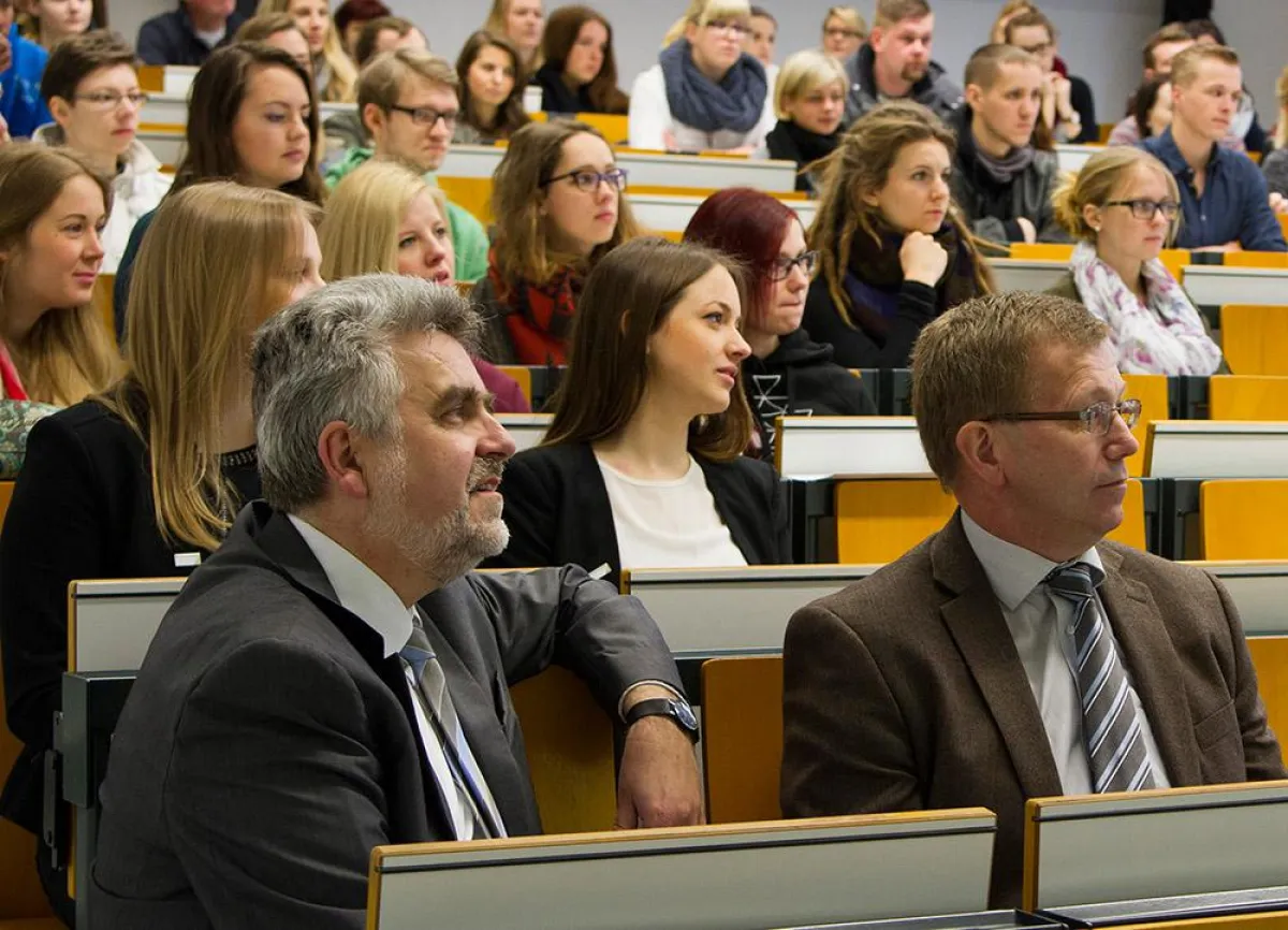 Begrüßung der Erstsemester-Studierenden am Fachbereich Wirtschaftswissenschaften.