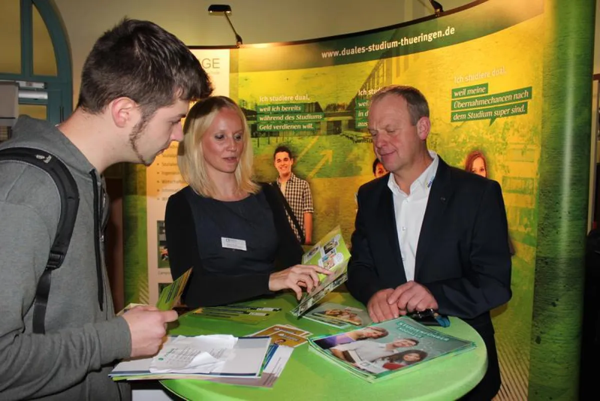 Die Information im Eingangsbereich war erster Anlaufpunkt für die Besucher. (DHGE, Anika Pätzolg)