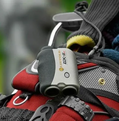 Bild: dublisGolf 09/03 - Leupold Golf Laser Rangefinder GX-I® / GX-II®, testen auf der Rheingolf in Köln, Stand E10