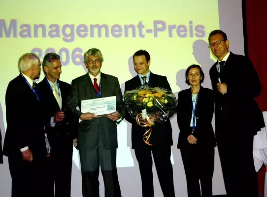 Bild: Kongress mit Preisverleihung des RFH-Hospital-Innovation-Preises auf dem 5. Medizin-Ökonomisches Forum