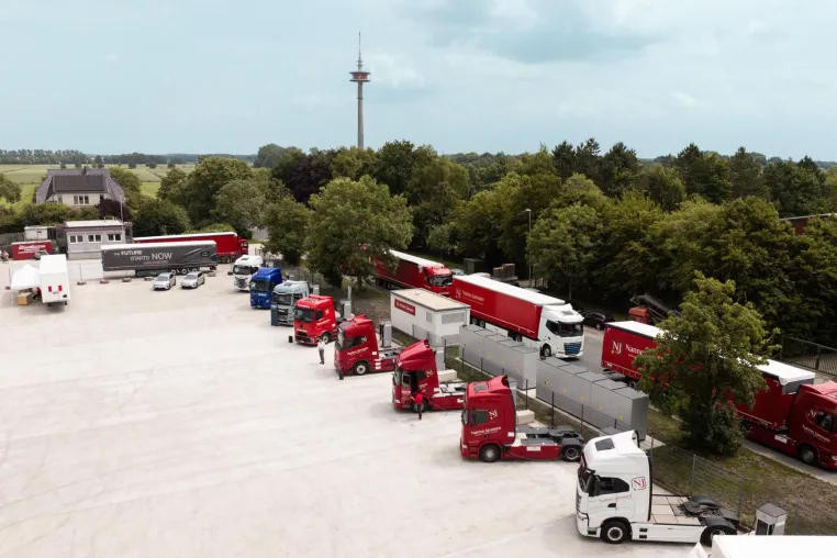 M3E und Nanno Janssen veröffentlichen kostenlosen eMobility-Leitfaden für Verlader und Transportauftraggeber Bild: M3E und Nanno Janssen veröffentlichen kostenlosen eMobility-Leitfaden für Verlader und Transportauftraggeber