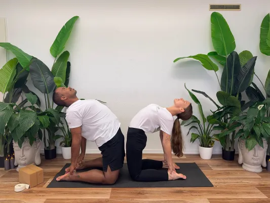 Bild: Neue berufsbegleitende 200h Yoga Ausbildung im Saarland bei Roots & Bloom Yoga in St Ingbert