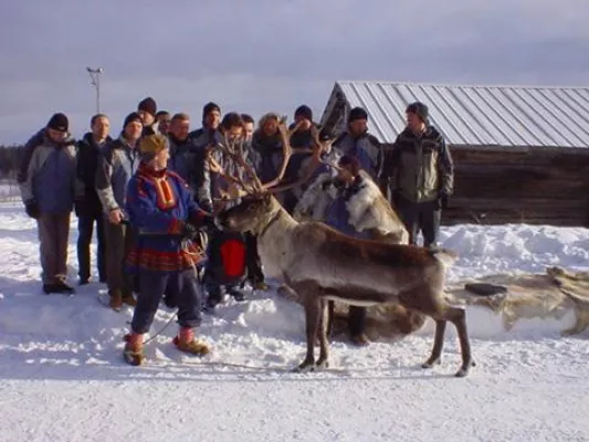 Bild: Rentier-Rennen, Snowboarding und Ski-Event mit Lappland Klub Levi und Suomi Travel 