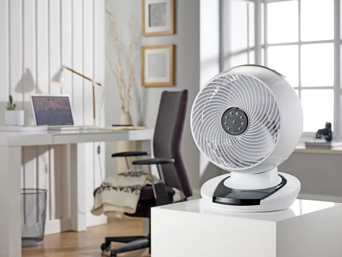 Der leise Tischventilator MeacoFan 1056 sorgt mit sanfter Brise für ein angenehmes Raumklima Bild: Der leise Tischventilator MeacoFan 1056 sorgt mit sanfter Brise für ein angenehmes Raumklima