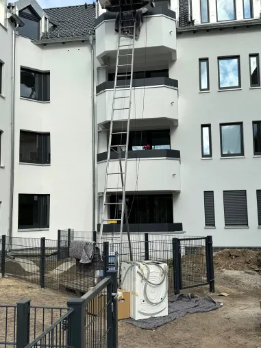 Bild: Bei MAC Handel & Vermietung einen Umzugslift in Berlin mieten, liefern und abholen lassen