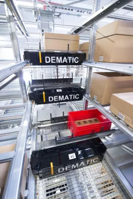 Bild: Dematic blickt zurück auf die Erfindung des Multishuttles