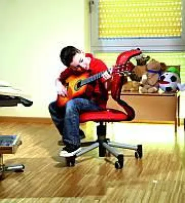 Bild: Titan Junior - mitwachsender Drehstuhl zum Schulstart