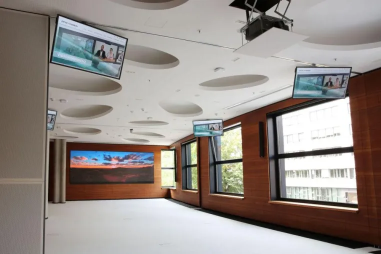 Bild: PRO VIDEO: Hochmoderne Medientechnik für das neue Konferenzzentrum der Rocket Internet SE