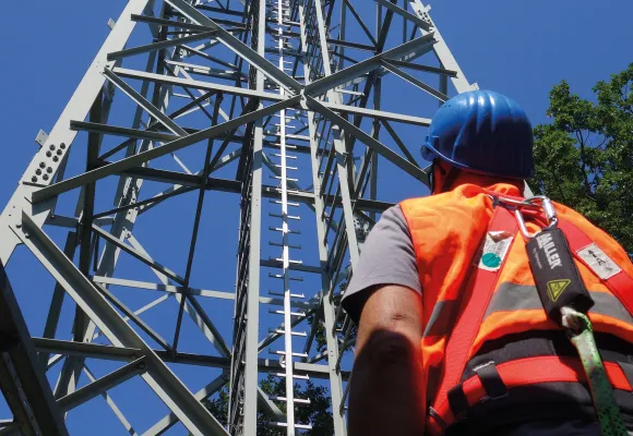 Maximaler Schutz für Alleinarbeitende: e*Message präsentiert intelligente PNA-Lösung e*inzelarbeiter Bild: Maximaler Schutz für Alleinarbeitende: e*Message präsentiert intelligente PNA-Lösung e*inzelarbeiter