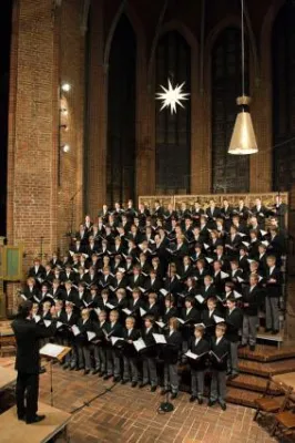Bild: Ministerpräsident David McAllister besucht den KNABENCHOR HANNOVER