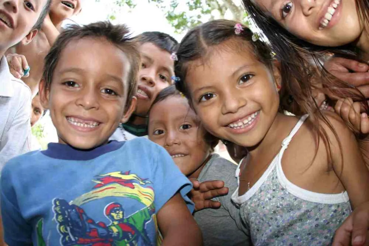 Über 3.500 Waisenkinder in neun Ländern Lateinamerikas haben beim Kinderhilfswerk UNSERE KLEI-NEN BRÜDER UND SCHWESTERN ein Zuhause gefunden.