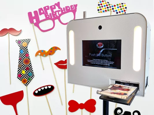 Bild: Fotobox mieten in Leipzig - Mit dem Sofortbild-Erlebnis die Hochzeit und Geburtstagsparty in Schwung bringen