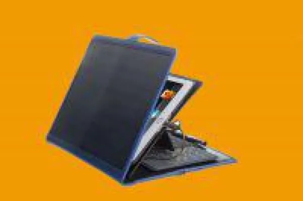 Erstes hybrides Mobilbüro versorgt IPad mit Solarenergie Bild: Erstes hybrides Mobilbüro versorgt IPad mit Solarenergie