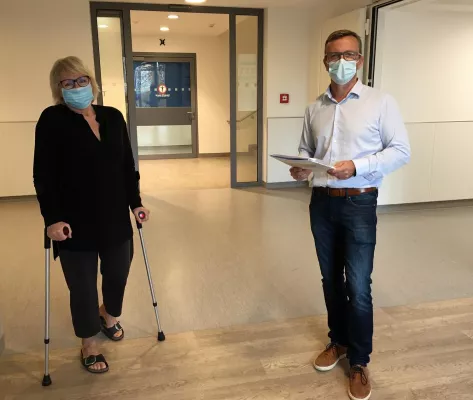 Bild: Warum Patienten eine geplante Knie- oder Hüftoperation auch in Corona-Zeiten nicht verschieben sollten