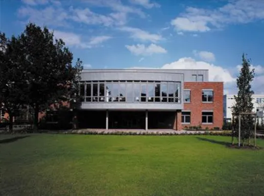 Hochschulranking - Gutachter bescheinigen FHDW Hannover attraktives Studienangebot Bild: Hochschulranking - Gutachter bescheinigen FHDW Hannover attraktives Studienangebot