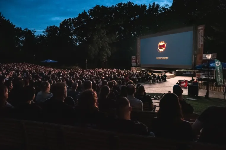 ANTIFA - Kino-Dokumentarfilm startet parrallel zu den Landtagswahlen im Osten Bild: ANTIFA - Kino-Dokumentarfilm startet parrallel zu den Landtagswahlen im Osten