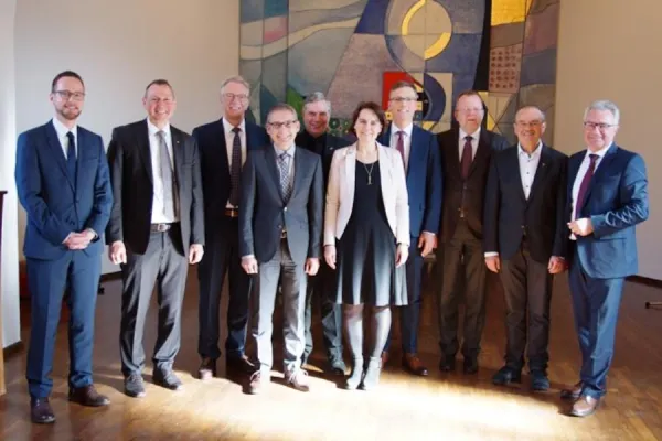 Bild: Bürgermeister diskutieren in Liebenau über Kirche und Kommunen