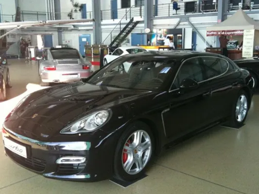 Planmachbar präsentiert den neuen Porsche Panamera Bild: Planmachbar präsentiert den neuen Porsche Panamera