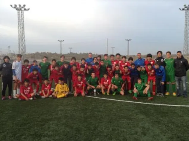 Japanische Fußballspieler Sub-15 besuchen Valencia Bild: Japanische Fußballspieler Sub-15 besuchen Valencia