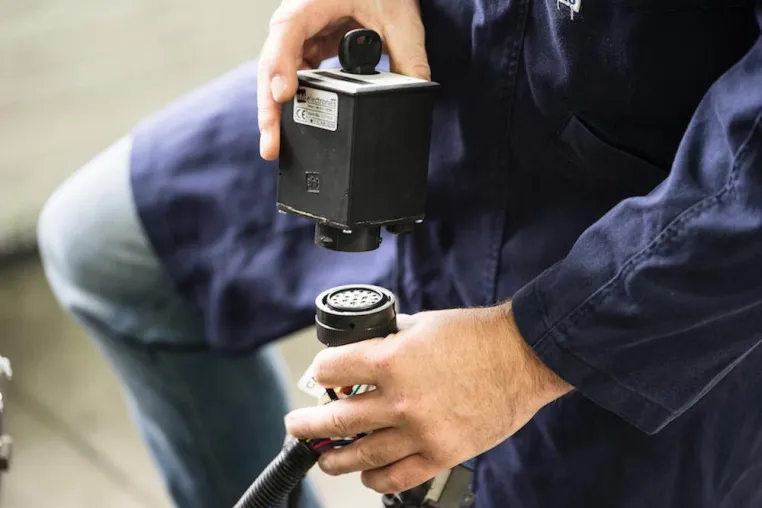 Auf Kurs gebracht: Dieselmotoren optimal angesteuert Bild: Auf Kurs gebracht: Dieselmotoren optimal angesteuert