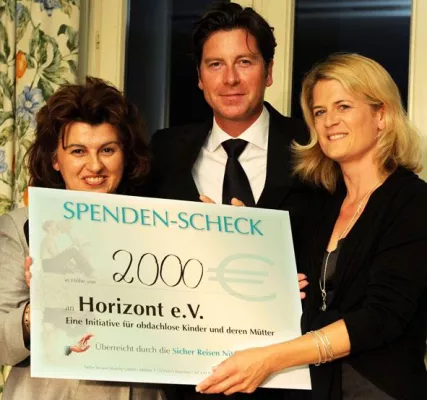 Sicher Reisen Nitzsche GmbH feiert 15 Jahre - Spende für die Münchner Initiative HORIZONT e.V. Bild: Sicher Reisen Nitzsche GmbH feiert 15 Jahre - Spende für die Münchner Initiative HORIZONT e.V.