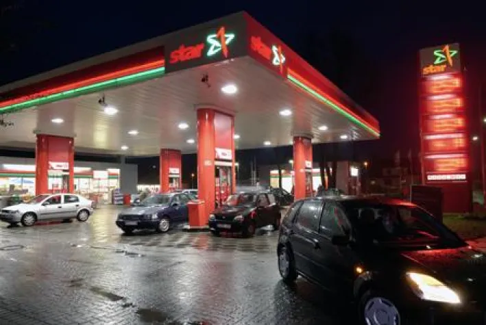 Bild: „star RADIO“ – gute Unterhaltung an der Tankstelle