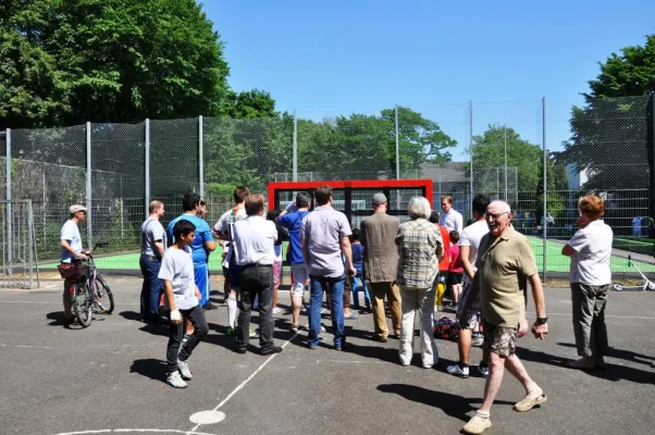 Bild: Erste Interaktive Ballwand SUTU im öffentlichen Raum in der Sportstadt Köln