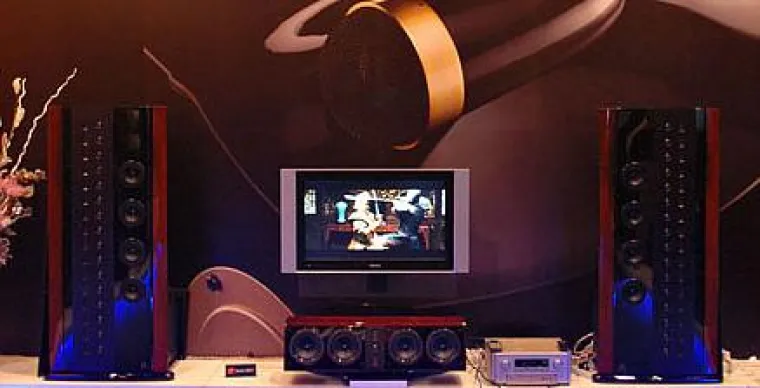 Bild: IFA: Heimkino High End Lautsprecher der Superlative, Swans F2.4