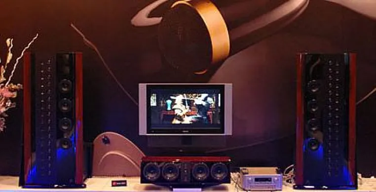 Bild: IFA: Heimkino High End Lautsprecher der Superlative, Swans F2.4