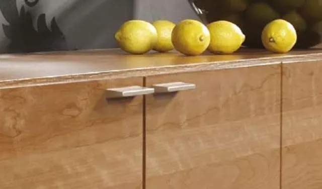 Bild: Holzfurnierte Platten mit Brettcharakter: die neue Kaindl Charismo